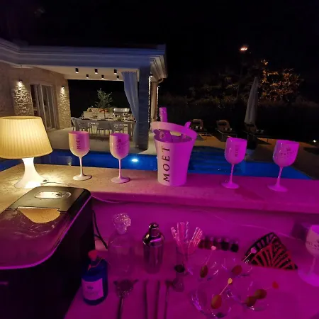 Santo Вилла Babici